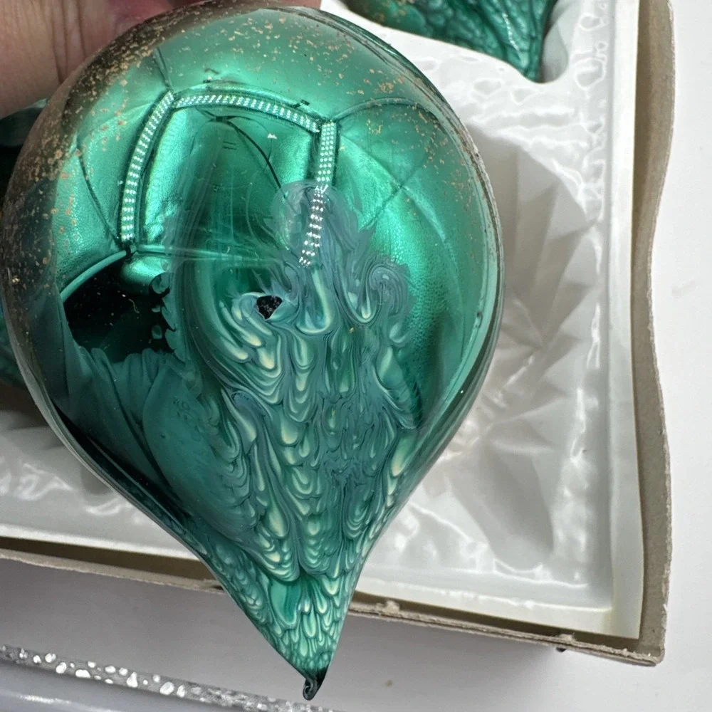 Christmas Classics-Ornaments-Hand‎ Decorated-Glass-Commodore Green Gold Swirl